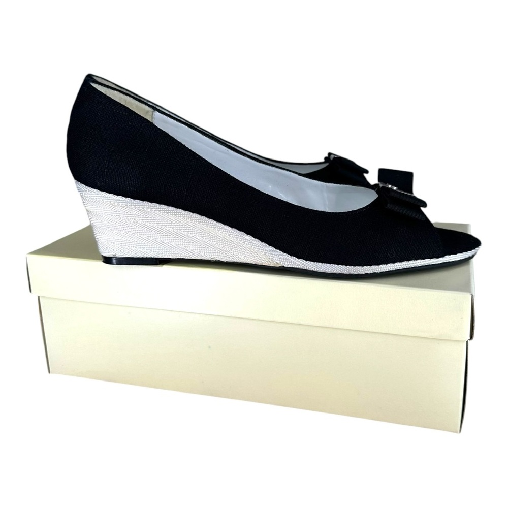 Etienne Aigner Women’s 10 Black Linen Wedge Peep Toe Heels Digit Casual Y2K VTG - Picture 1 of 12
